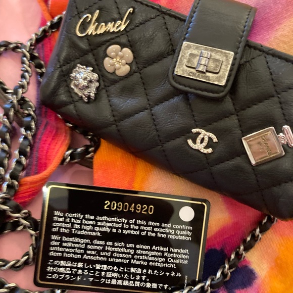 Chanel reissued phone case on chain - Picture 4 of 5